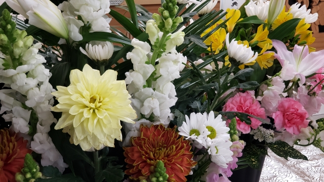 葬儀にまつわる花 供花とは 総合葬祭 蓮美典礼